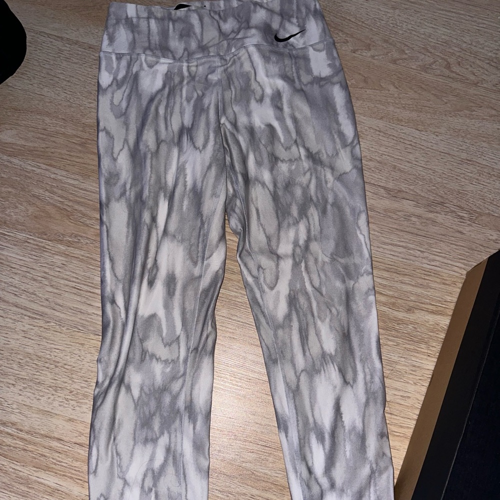 Nike 25’ leggings